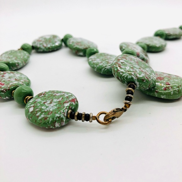 Vintage Green Speckled Stone Necklace - Picture 10 of 10